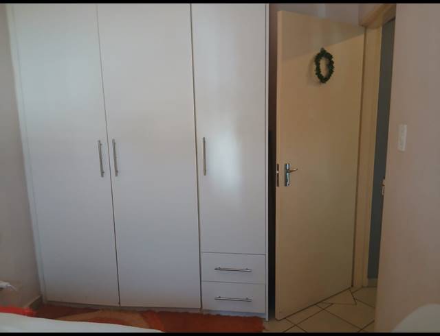 2 BEDROOM SECTIONAL TITLE FOR SALE IN GREENHILLS EXT 3